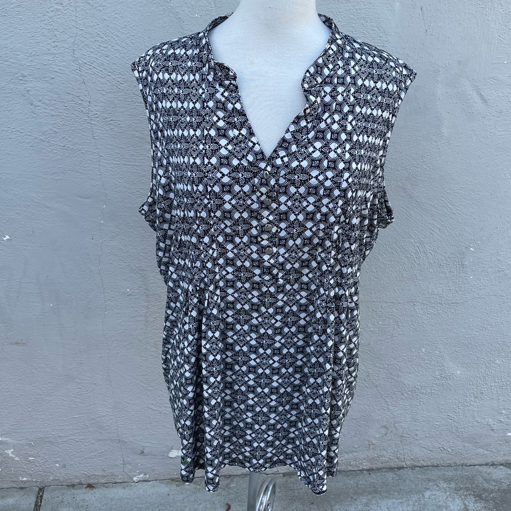 3/$40 Womens sleeveless dress blouse size 3X